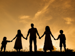 Ayudas del Estado para familias con hijos en España 2026: guía completa