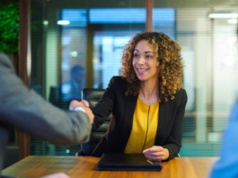 Cómo preparar una entrevista de trabajo en España: guía completa 2026