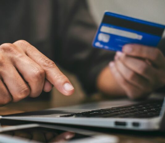 Tarjeta BBVA Aqua Más 2026: análisis, cashback y condiciones reales